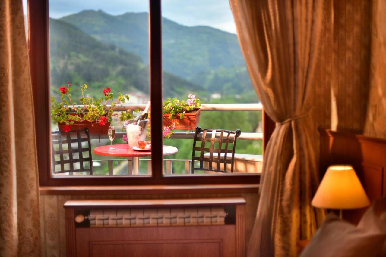 Mountain Boutique Family Hotel Devin Bagian luar foto