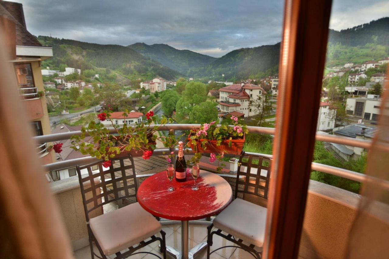 Mountain Boutique Family Hotel Devin Bagian luar foto