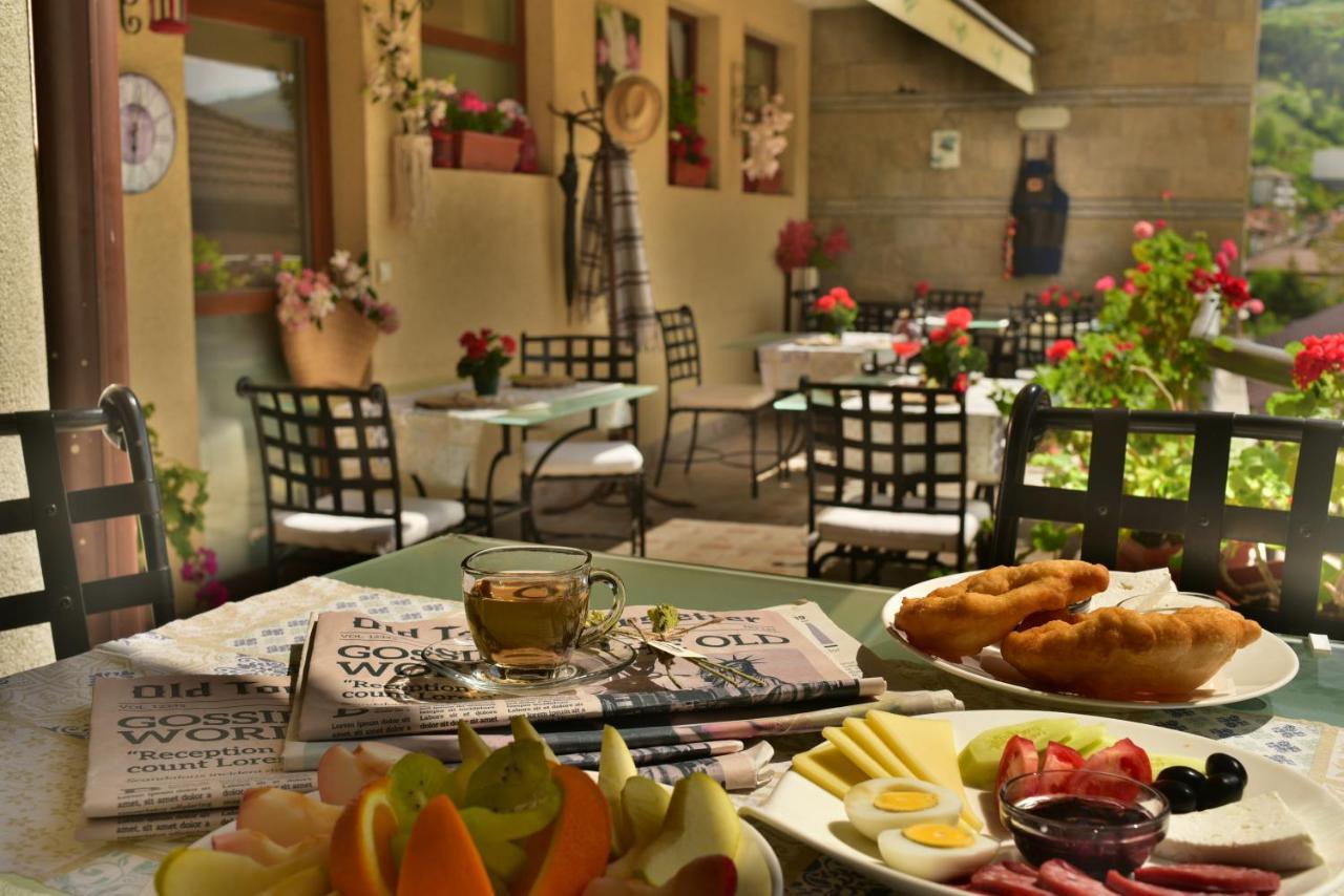 Mountain Boutique Family Hotel Devin Bagian luar foto