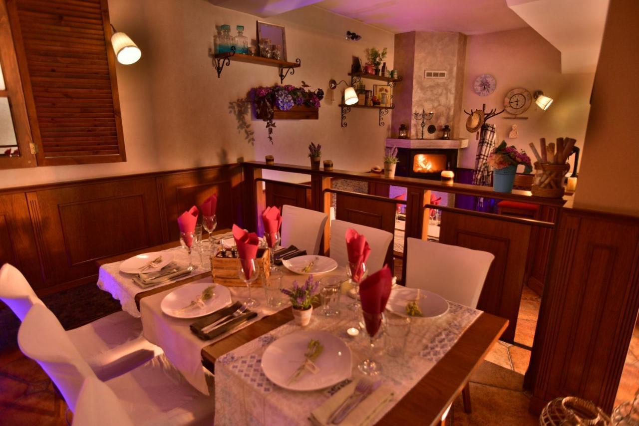 Mountain Boutique Family Hotel Devin Bagian luar foto