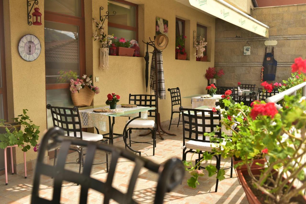 Mountain Boutique Family Hotel Devin Bagian luar foto