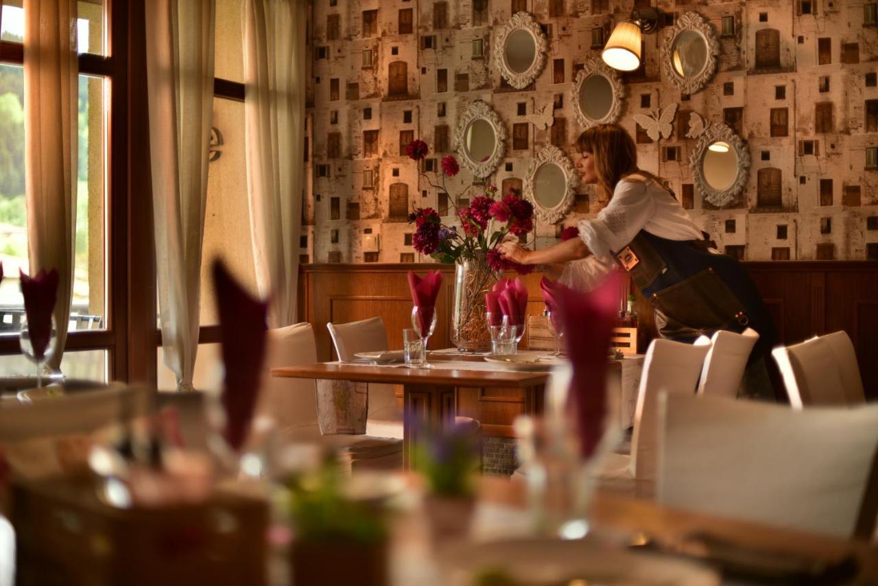 Mountain Boutique Family Hotel Devin Bagian luar foto